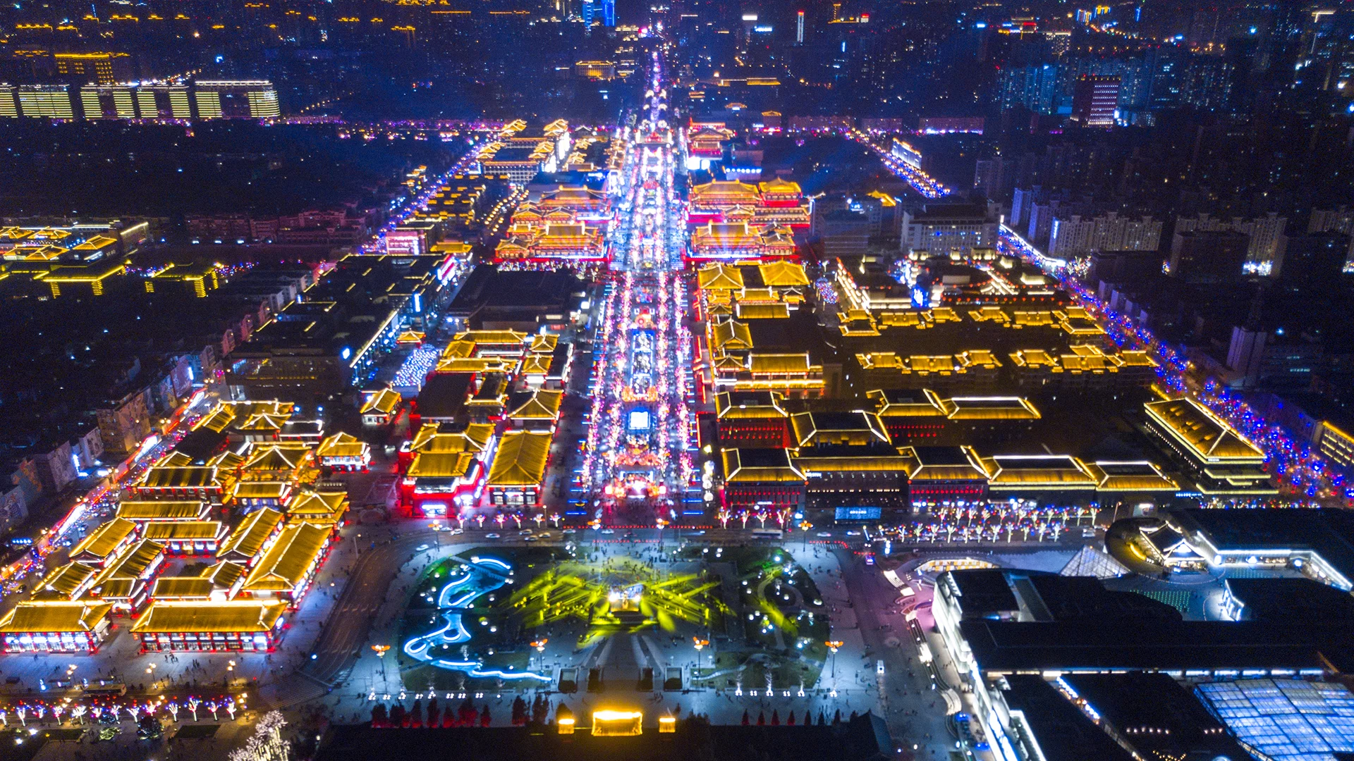 Sichuan hot pot and local dishes in Chengdu restaurant setting